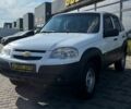 Белый Шевроле Нива, объемом двигателя 1.7 л и пробегом 98 тыс. км за 7500 $, фото 2 на Automoto.ua
