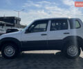 Белый Шевроле Нива, объемом двигателя 1.69 л и пробегом 98 тыс. км за 7500 $, фото 3 на Automoto.ua