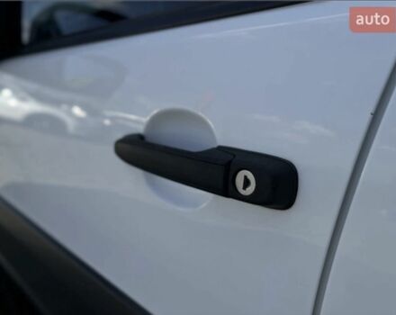 Белый Шевроле Нива, объемом двигателя 1.7 л и пробегом 98 тыс. км за 7200 $, фото 7 на Automoto.ua