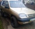 Бежевий Шевроле Нива, об'ємом двигуна 1.6 л та пробігом 100 тис. км за 2500 $, фото 1 на Automoto.ua