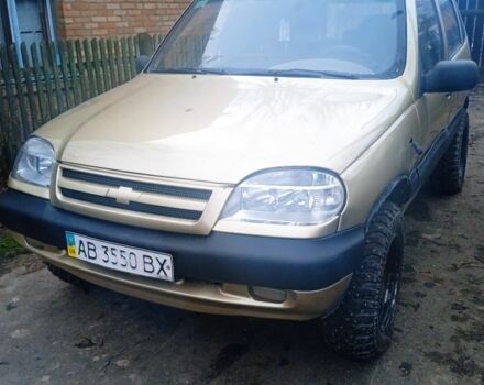 Бежевий Шевроле Нива, об'ємом двигуна 1.6 л та пробігом 100 тис. км за 2500 $, фото 1 на Automoto.ua