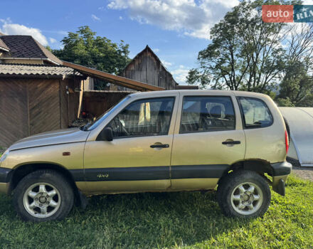 Бежевий Шевроле Нива, об'ємом двигуна 0 л та пробігом 60 тис. км за 2900 $, фото 9 на Automoto.ua