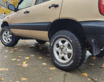 Шевроле Нива 2004 у Южноукраинске на Automoto.ua Бежевий Шевроле Нива, об'ємом двигуна 1.7 л та пробігом 200 тис. км за 5300 $, фото 1 на Automoto.ua