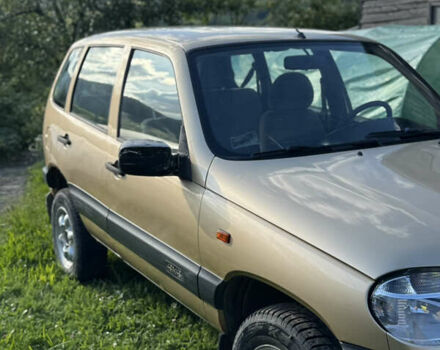 Бежевий Шевроле Нива, об'ємом двигуна 0 л та пробігом 60 тис. км за 2900 $, фото 3 на Automoto.ua