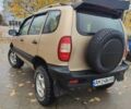 Шевроле Нива 2004 у Южноукраинске на Automoto.ua Бежевий Шевроле Нива, об'ємом двигуна 1.7 л та пробігом 200 тис. км за 5300 $, фото 2 на Automoto.ua