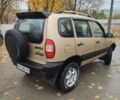 Шевроле Нива 2004 у Южноукраинске на Automoto.ua Бежевий Шевроле Нива, об'ємом двигуна 1.7 л та пробігом 200 тис. км за 5300 $, фото 3 на Automoto.ua