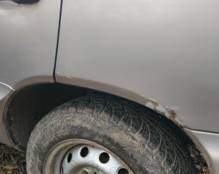 Бежевый Шевроле Нива, объемом двигателя 1.7 л и пробегом 444 тыс. км за 2700 $, фото 6 на Automoto.ua