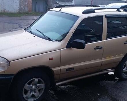 Бежевый Шевроле Нива, объемом двигателя 1.7 л и пробегом 187 тыс. км за 4000 $, фото 6 на Automoto.ua