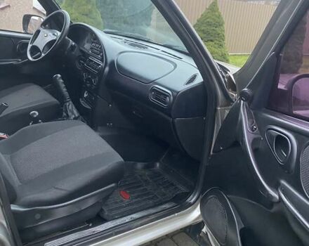 Бежевий Шевроле Нива, об'ємом двигуна 1.7 л та пробігом 160 тис. км за 4200 $, фото 10 на Automoto.ua