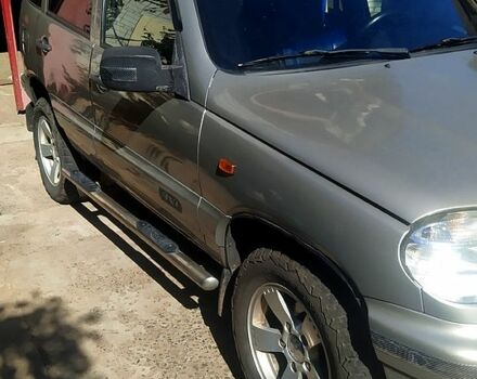 Бежевий Шевроле Нива, об'ємом двигуна 1.7 л та пробігом 155 тис. км за 4500 $, фото 5 на Automoto.ua