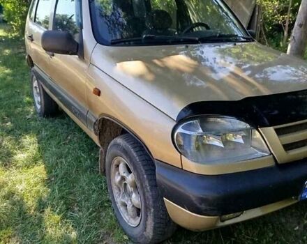 Бежевий Шевроле Нива, об'ємом двигуна 1.7 л та пробігом 217 тис. км за 2800 $, фото 1 на Automoto.ua