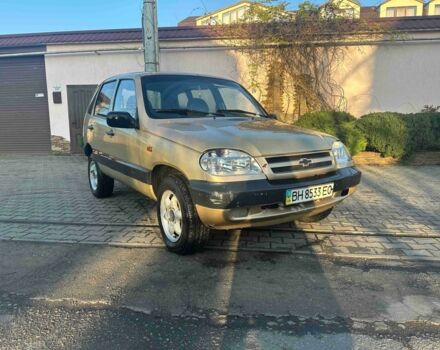 Бежевий Шевроле Нива, об'ємом двигуна 1.7 л та пробігом 230 тис. км за 2300 $, фото 1 на Automoto.ua