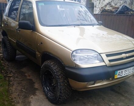 Бежевий Шевроле Нива, об'ємом двигуна 1.6 л та пробігом 100 тис. км за 2500 $, фото 1 на Automoto.ua