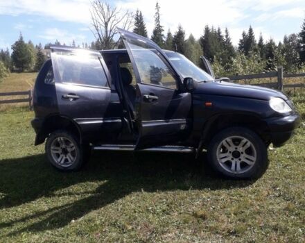 Черный Шевроле Нива, объемом двигателя 1.7 л и пробегом 85 тыс. км за 3750 $, фото 3 на Automoto.ua