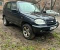 Чорний Шевроле Нива, об'ємом двигуна 1.7 л та пробігом 300 тис. км за 4000 $, фото 1 на Automoto.ua