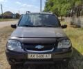 Чорний Шевроле Нива, об'ємом двигуна 1.7 л та пробігом 180 тис. км за 3800 $, фото 1 на Automoto.ua
