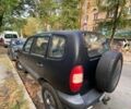 Черный Шевроле Нива, объемом двигателя 1.7 л и пробегом 373 тыс. км за 3400 $, фото 6 на Automoto.ua