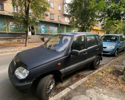 Черный Шевроле Нива, объемом двигателя 1.7 л и пробегом 373 тыс. км за 3400 $, фото 4 на Automoto.ua