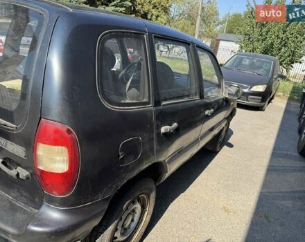 Чорний Шевроле Нива, об'ємом двигуна 1.69 л та пробігом 228 тис. км за 1900 $, фото 5 на Automoto.ua