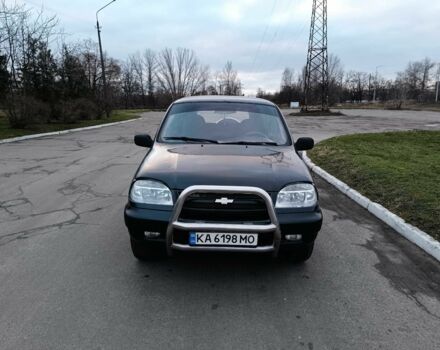 Черный Шевроле Нива, объемом двигателя 1.7 л и пробегом 195 тыс. км за 3100 $, фото 11 на Automoto.ua
