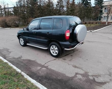 Черный Шевроле Нива, объемом двигателя 1.7 л и пробегом 195 тыс. км за 3100 $, фото 8 на Automoto.ua
