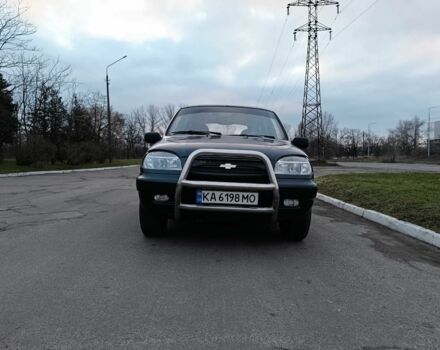 Черный Шевроле Нива, объемом двигателя 1.7 л и пробегом 195 тыс. км за 3100 $, фото 4 на Automoto.ua