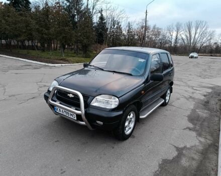 Черный Шевроле Нива, объемом двигателя 1.7 л и пробегом 195 тыс. км за 3100 $, фото 5 на Automoto.ua