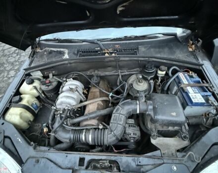 Черный Шевроле Нива, объемом двигателя 1.7 л и пробегом 200 тыс. км за 1307 $, фото 6 на Automoto.ua