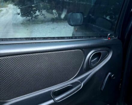 Черный Шевроле Нива, объемом двигателя 1.7 л и пробегом 194 тыс. км за 4100 $, фото 9 на Automoto.ua