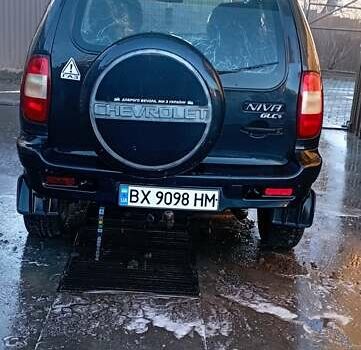 Черный Шевроле Нива, объемом двигателя 1.69 л и пробегом 189 тыс. км за 3500 $, фото 14 на Automoto.ua