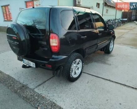 Черный Шевроле Нива, объемом двигателя 1.69 л и пробегом 180 тыс. км за 3300 $, фото 3 на Automoto.ua