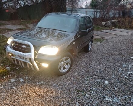 Черный Шевроле Нива, объемом двигателя 1 л и пробегом 234 тыс. км за 3300 $, фото 1 на Automoto.ua