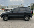 Черный Шевроле Нива, объемом двигателя 1.69 л и пробегом 264 тыс. км за 3700 $, фото 2 на Automoto.ua