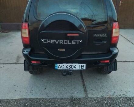 Черный Шевроле Нива, объемом двигателя 1.69 л и пробегом 180 тыс. км за 3300 $, фото 5 на Automoto.ua