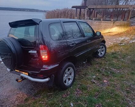 Черный Шевроле Нива, объемом двигателя 1 л и пробегом 234 тыс. км за 3300 $, фото 5 на Automoto.ua