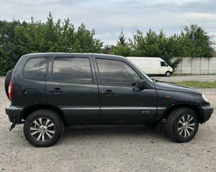 Черный Шевроле Нива, объемом двигателя 1.69 л и пробегом 264 тыс. км за 3700 $, фото 5 на Automoto.ua