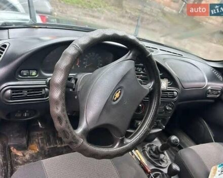 Чорний Шевроле Нива, об'ємом двигуна 1.7 л та пробігом 300 тис. км за 4000 $, фото 3 на Automoto.ua