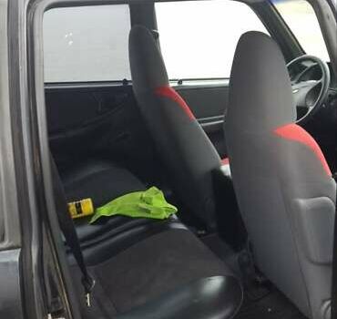 Чорний Шевроле Нива, об'ємом двигуна 0 л та пробігом 230 тис. км за 2700 $, фото 5 на Automoto.ua