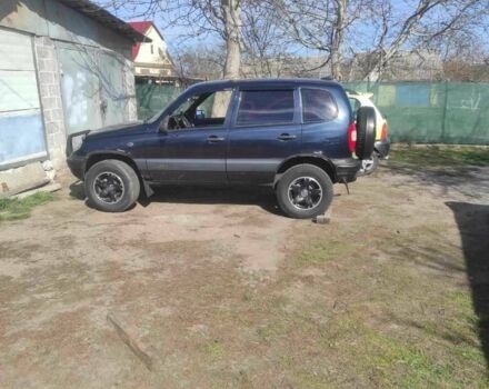 Черный Шевроле Нива, объемом двигателя 1.7 л и пробегом 235 тыс. км за 4200 $, фото 1 на Automoto.ua