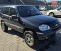 Черный Шевроле Нива, объемом двигателя 1.7 л и пробегом 214 тыс. км за 4700 $, фото 1 на Automoto.ua