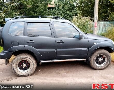 Черный Шевроле Нива, объемом двигателя 1.7 л и пробегом 180 тыс. км за 5000 $, фото 2 на Automoto.ua