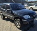 Черный Шевроле Нива, объемом двигателя 1.7 л и пробегом 214 тыс. км за 4700 $, фото 1 на Automoto.ua