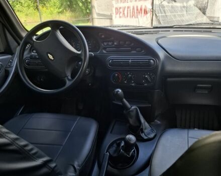 Черный Шевроле Нива, объемом двигателя 1.7 л и пробегом 36 тыс. км за 5900 $, фото 6 на Automoto.ua