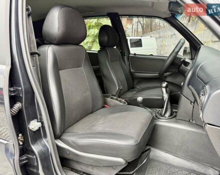 Черный Шевроле Нива, объемом двигателя 1.8 л и пробегом 90 тыс. км за 6700 $, фото 8 на Automoto.ua