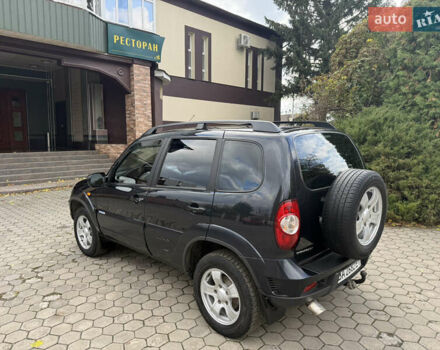 Шевроле Нива 2010 у Вінниці на Automoto.ua Чорний Шевроле Нива, об'ємом двигуна 1.7 л та пробігом 50 тис. км за 6850 $, фото 12 на Automoto.ua