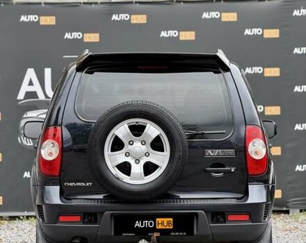 Черный Шевроле Нива, объемом двигателя 1.8 л и пробегом 90 тыс. км за 6700 $, фото 4 на Automoto.ua