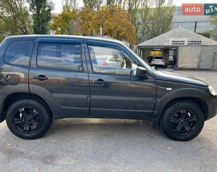 Шевроле Нива 2015 у Дніпро (Дніпропетровську) на Automoto.ua Чорний Шевроле Нива, об'ємом двигуна 1.69 л та пробігом 187 тис. км за 6700 $, фото 1 на Automoto.ua