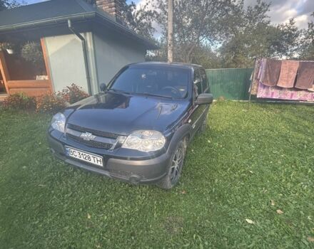 Чорний Шевроле Нива, об'ємом двигуна 1.7 л та пробігом 125 тис. км за 7000 $, фото 3 на Automoto.ua