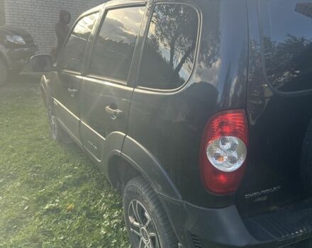 Чорний Шевроле Нива, об'ємом двигуна 1.7 л та пробігом 125 тис. км за 7000 $, фото 2 на Automoto.ua