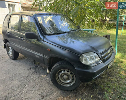 Чорний Шевроле Нива, об'ємом двигуна 1.7 л та пробігом 228 тис. км за 1900 $, фото 1 на Automoto.ua